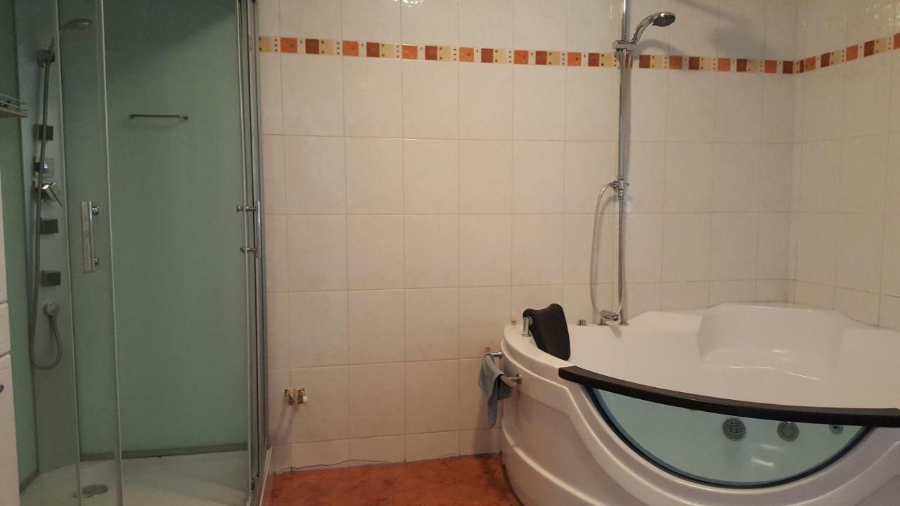 Ferienwohnung Leon's Silberwald Strasshof an der Nordbahn Exterior foto