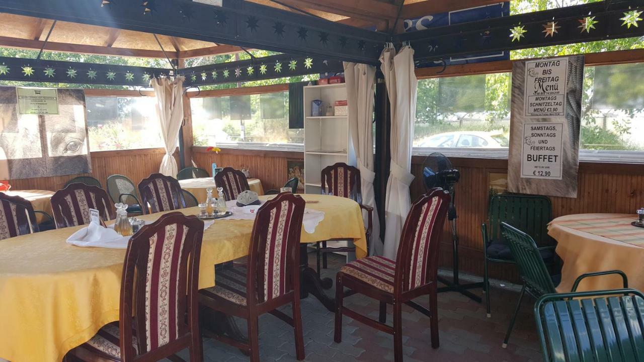 Ferienwohnung Leon's Silberwald Strasshof an der Nordbahn Exterior foto