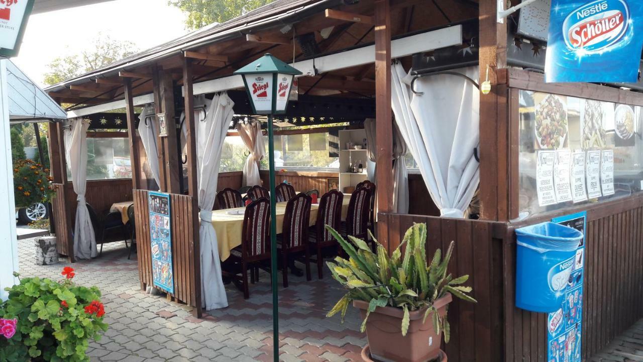 Ferienwohnung Leon's Silberwald Strasshof an der Nordbahn Exterior foto