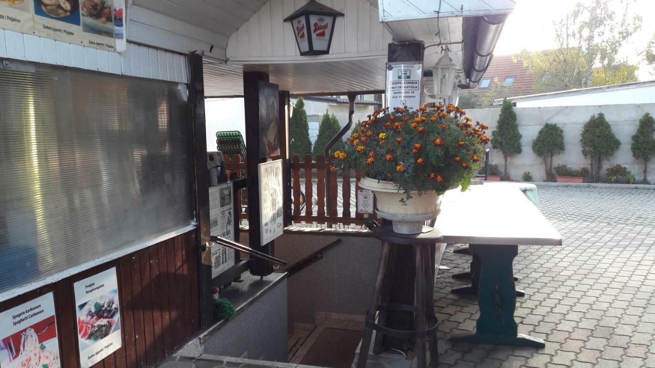 Ferienwohnung Leon's Silberwald Strasshof an der Nordbahn Exterior foto