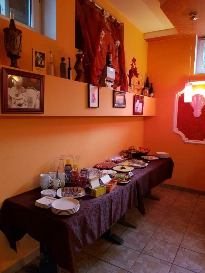 Ferienwohnung Leon's Silberwald Strasshof an der Nordbahn Exterior foto